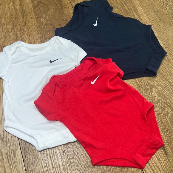 New Nike Baby Onesies Sz 3M - Picture 1 of 4